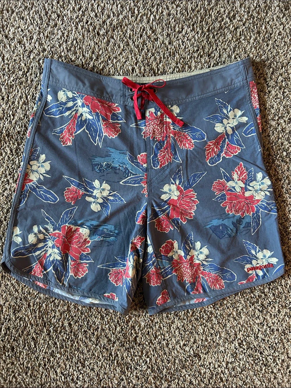 NWOT Patagonia Floral‎ Board Shorts Men’s Size Size 33